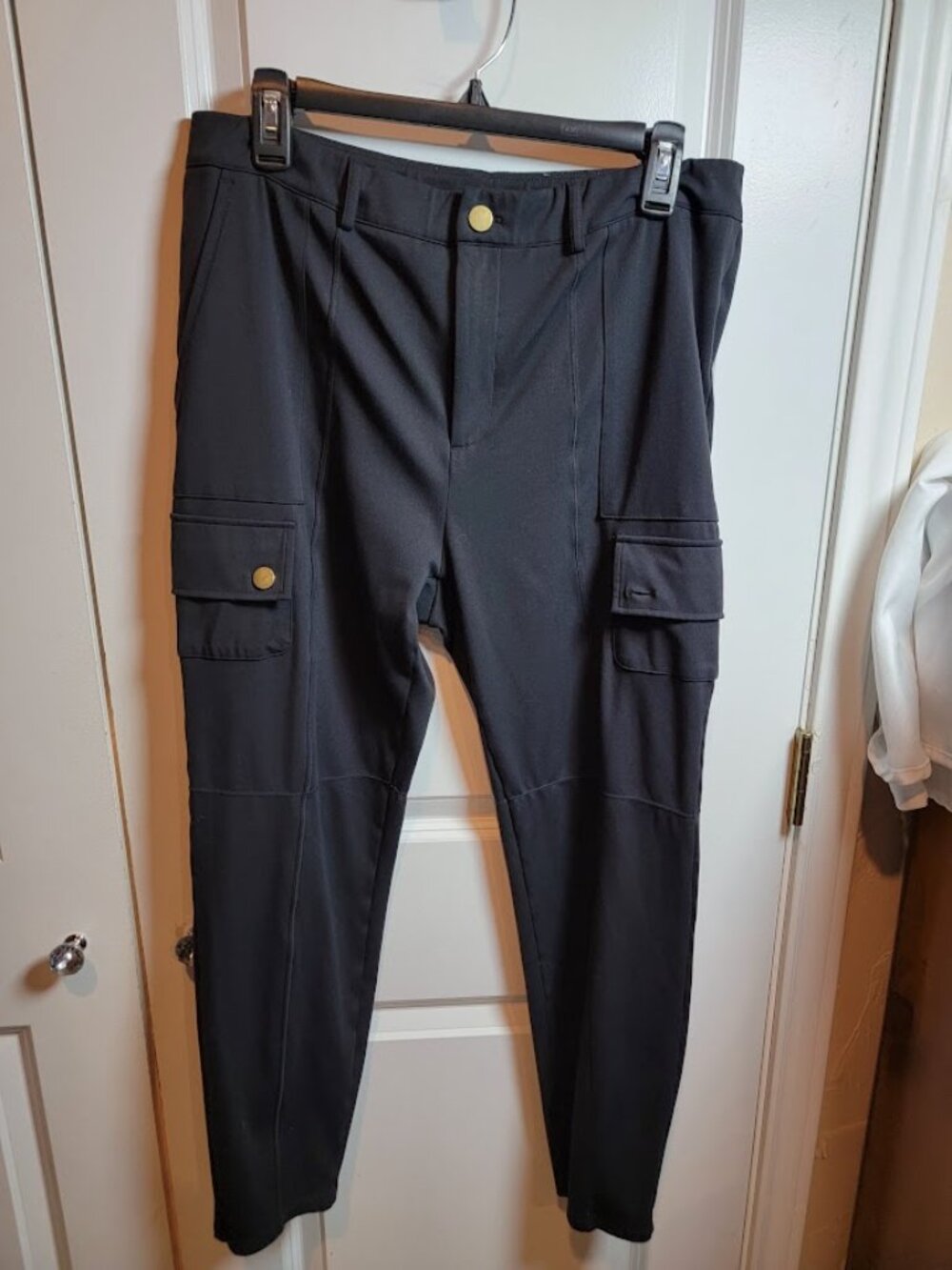 Halara Women’s XL Regular Black Cargo Pants High Rise Gold Button Stretch Utilit